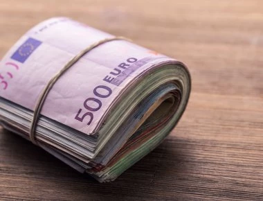 Κλιμακώνεται η πολιτική σύγκρουση: Πόρισμα-«βόμβα» για τα δάνεια των κομμάτων καθίζει την αντιπολίτευση στο «σκαμνί»